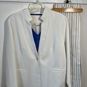 Chico's 3 Piece Suit/White & Royal Blue/ Plus Size 3 with Silver Necklace